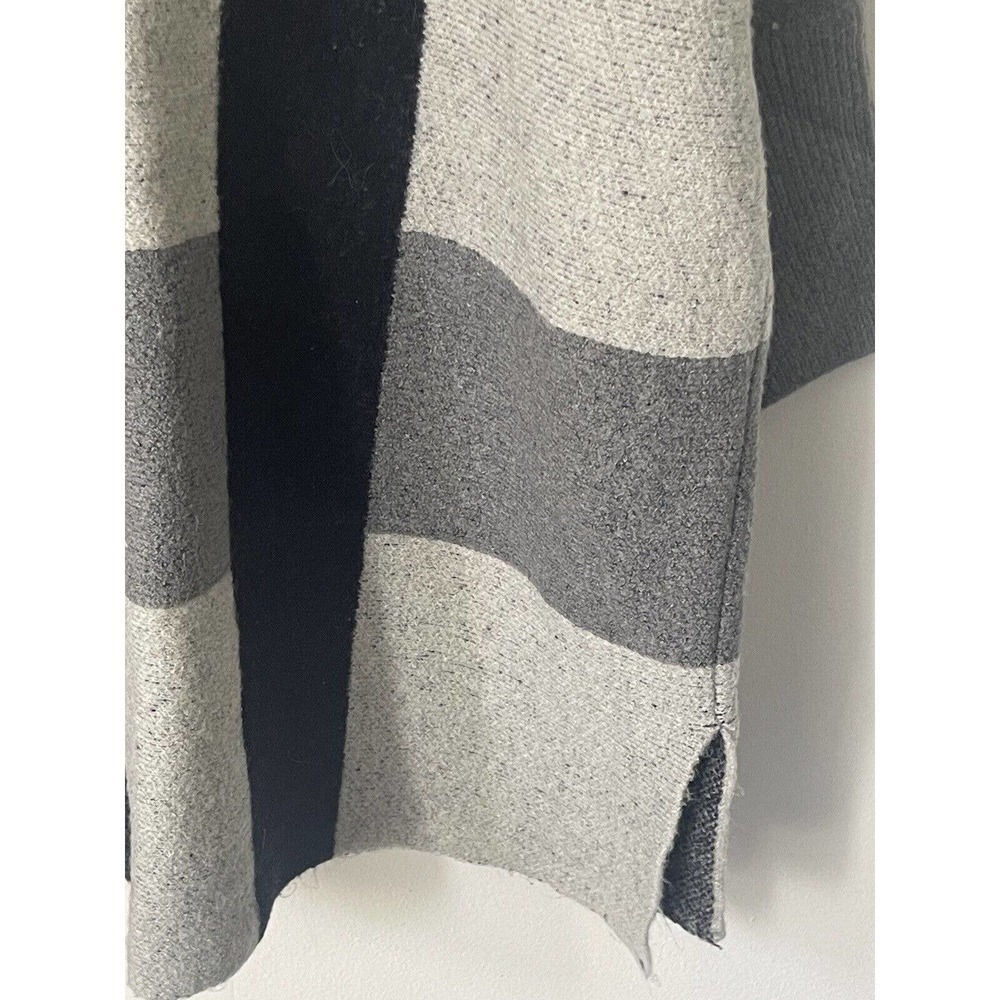 Anne Klein Vintage Color Block Size Medium Black Gray 3/4 Sleeve Sweater